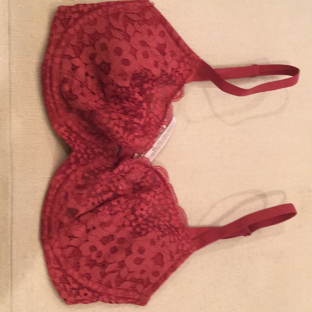Victoria Secret underwire convertible bra